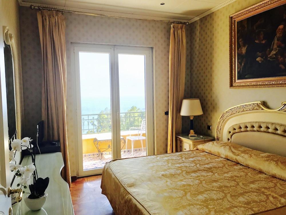 Hotel Villa Riis Taormina Exterior foto
