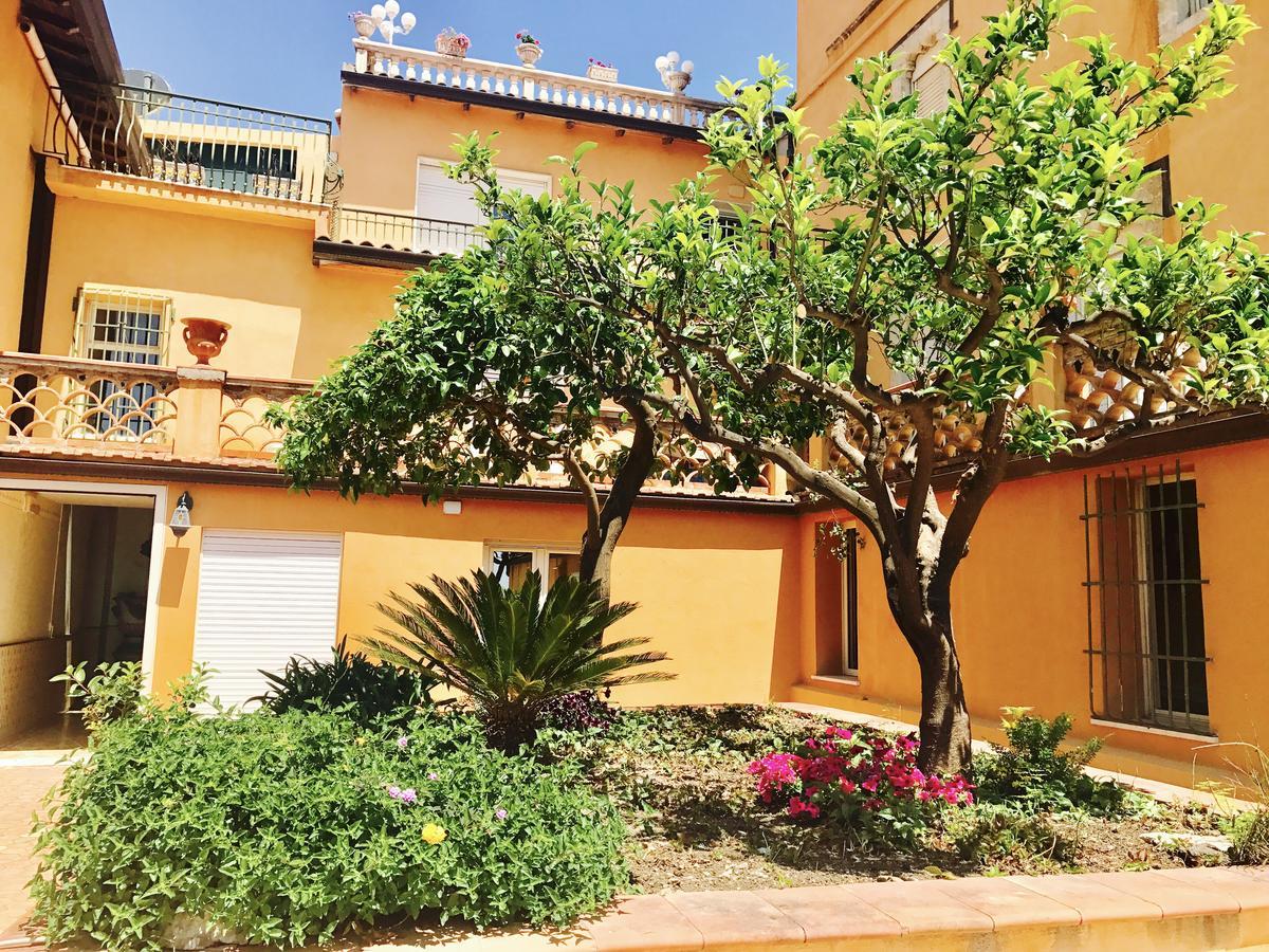 Hotel Villa Riis Taormina Exterior foto