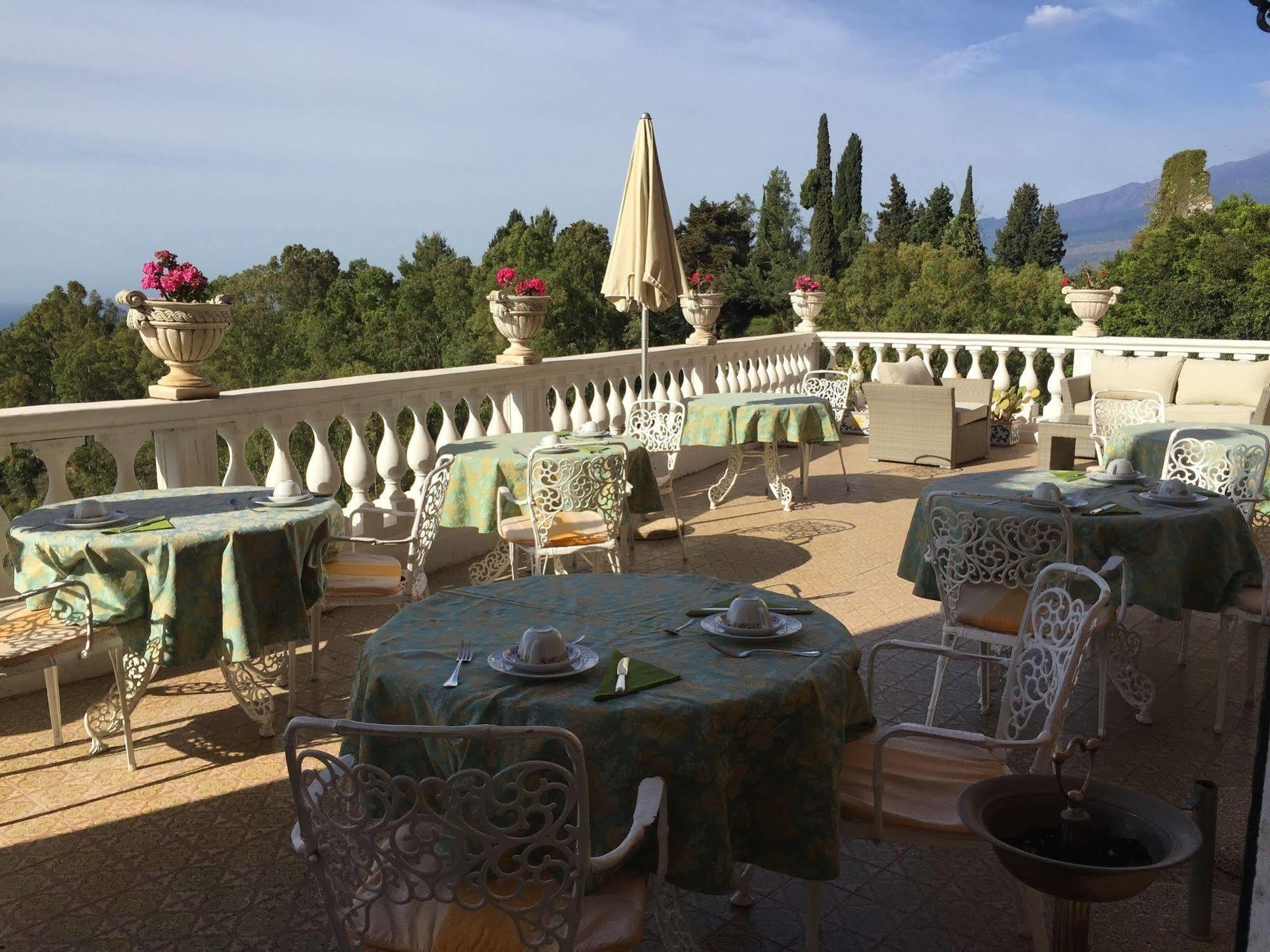 Hotel Villa Riis Taormina Exterior foto
